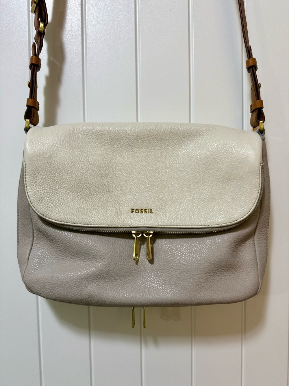 Fossil Two-Tone Leather Crossbody in Cream and Light Gray